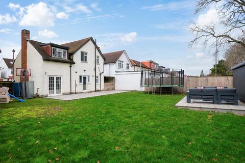 undefined, Hamilton Avenue, North Cheam