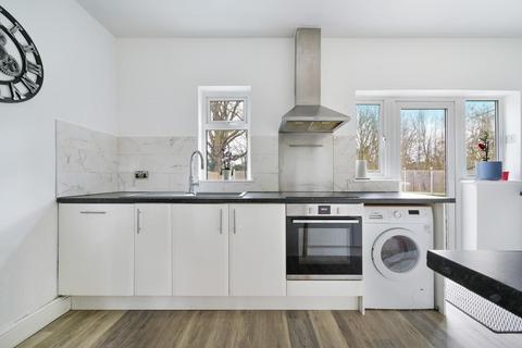 undefined, Hamilton Avenue, North Cheam