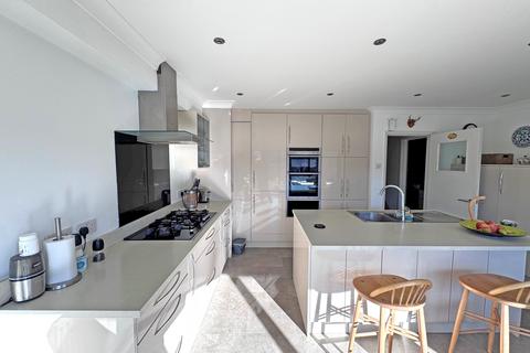 3 bedroom end of terrace house for sale, Hythe Road, Brighton BN1