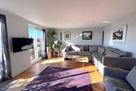 3 bedroom end of terrace house for sale, Hythe Road, Brighton BN1