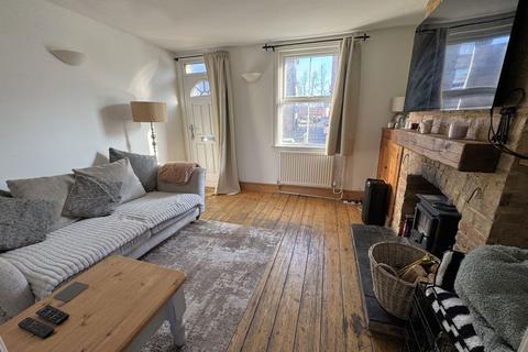 2 bedroom terraced house for sale, High Street, Buckingham MK18