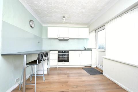 3 bedroom terraced house for sale, Harewood Avenue, Normanton WF6