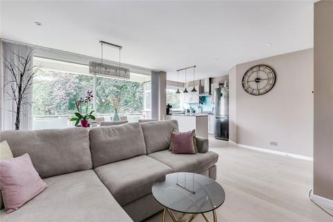 Pinewood Court, London SW4