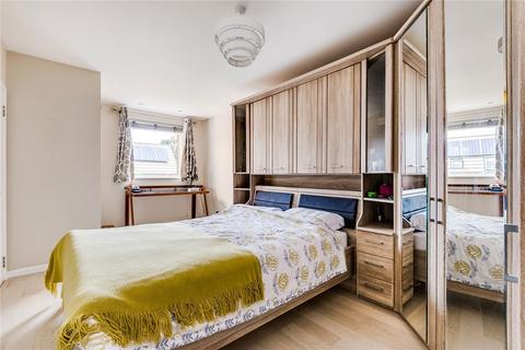 2 bedroom flat to rent, Pinewood Court, London SW4