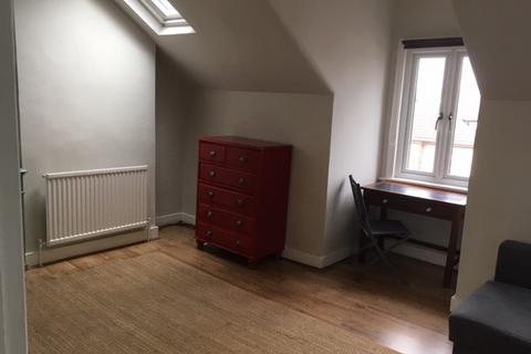 undefined, Cambridge Road, New Malden KT3