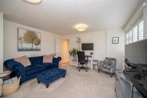 1 bedroom apartment to rent, Hilltop Road, Berkhamsted, Hertfordshire, HP4 2HL
