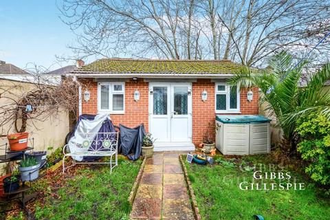 1 bedroom in a flat share to rent, Eastcote Avenue, Greenford, UB6
