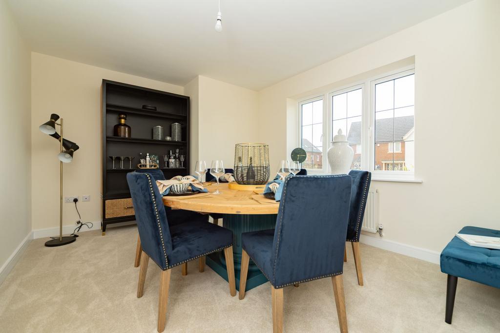 Sitting/dining room