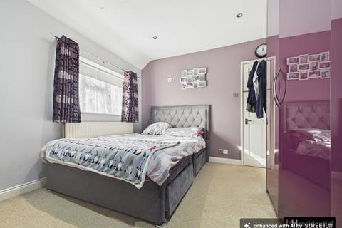 3 bedroom end of terrace house for sale, Knebworth Path, Borehamwood WD6