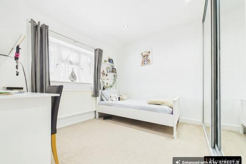 3 bedroom end of terrace house for sale, Knebworth Path, Borehamwood WD6