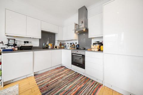 3 bedroom duplex to rent, Pyrmont Road, London W4