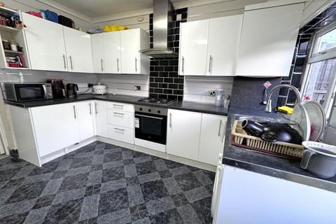 2 bedroom flat for sale, Oakdale Road, Forest Gate, London, E7