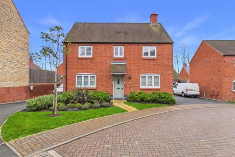 4 bedroom detached house for sale, Plantation Lane, Towcester, NN12