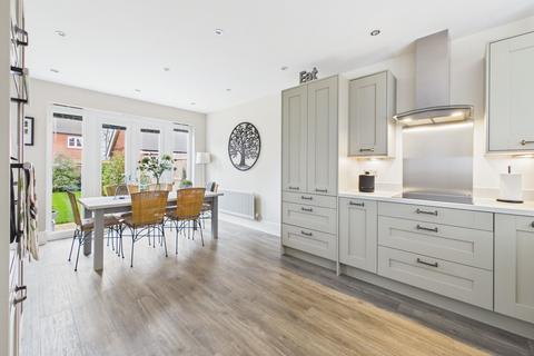 4 bedroom detached house for sale, Plantation Lane, Towcester, NN12