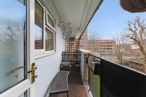 2 bedroom flat for sale, Lowth Road, London, SE5
