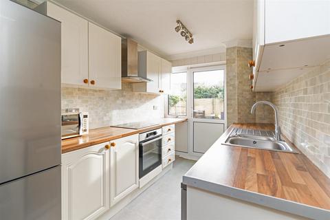 3 bedroom terraced house to rent, Ratcliffe Road, Solihull