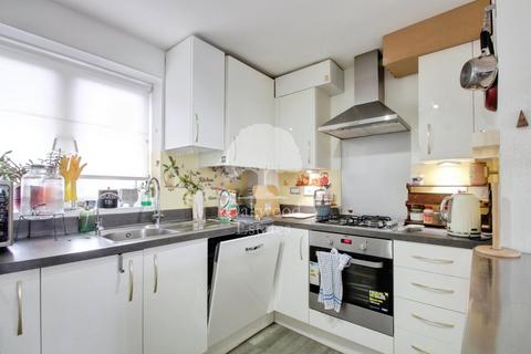 2 bedroom apartment to rent, Kenyon Way, Langley SL3