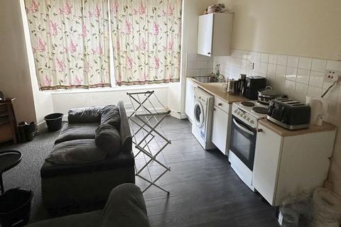 undefined, Sir Michael Street, Flat 2-2, Greenock PA15