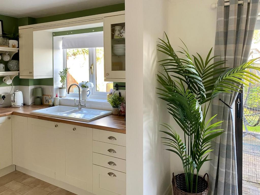 Kitchen/Dining Area