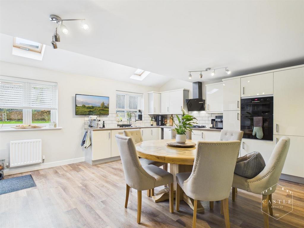 Kitchen diner