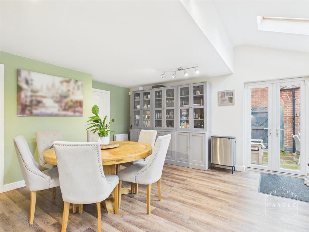 Kitchen diner