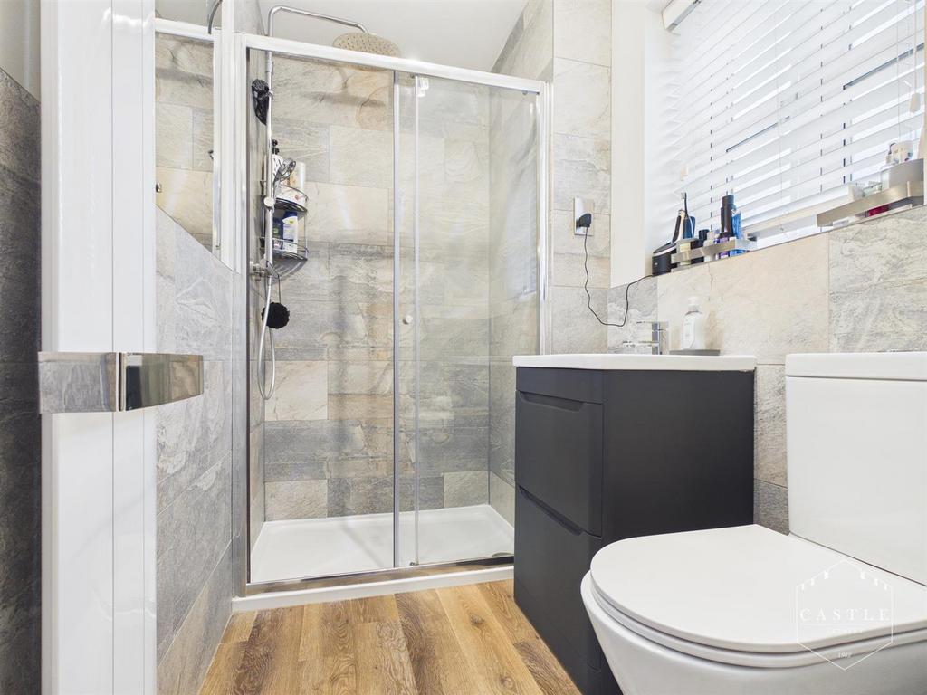 En suite bathroom