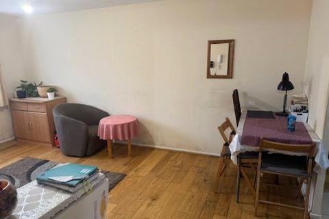 1 bedroom apartment to rent, Marnham Court, Wembley, HA0