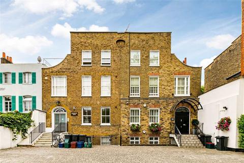 3 bedroom flat to rent, Chiswick High Road, London W4