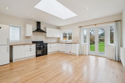 4 bedroom semi-detached house to rent, Oxhey Avenue, Oxhey, Watford, WD19