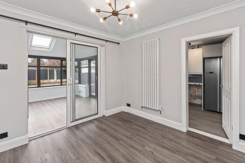 3 bedroom semi-detached house to rent, Liverpool Road, Great Sankey, WA5