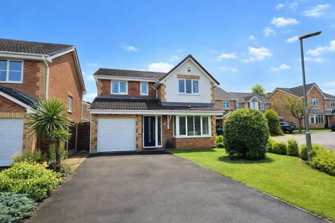 4 bedroom detached house for sale, Eade Close, Newton Aycliffe
