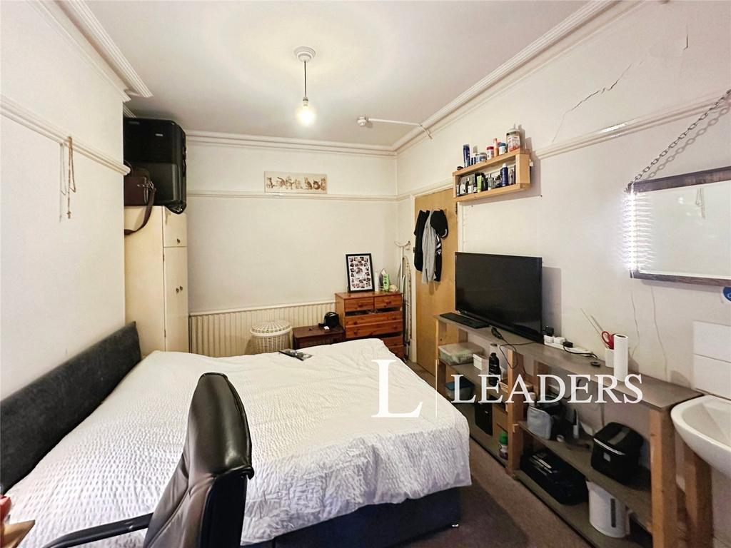 Bedroom (2)