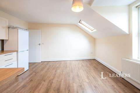 2 bedroom flat to rent, Victoria Road North, Southsea, Hampshire, PO5