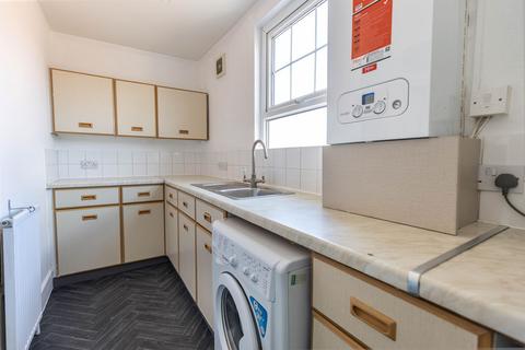 3 bedroom apartment to rent, Salusbury Road, London, NW6