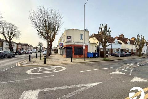 2 bedroom flat to rent, Avery Hill Road, London, SE9