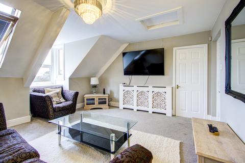 2 bedroom flat to rent, Granville Road, Jesmond,
