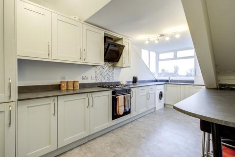 2 bedroom flat to rent, Granville Road, Jesmond,