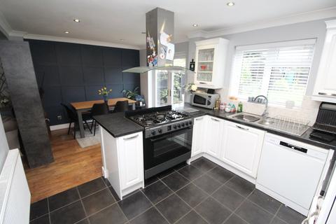 4 bedroom detached house for sale, The Dales, Leicester LE8