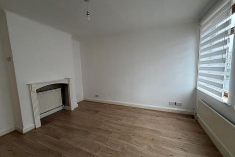 2 bedroom terraced house for sale, Welwyn Park Avenue, HULL, HU6 7DL
