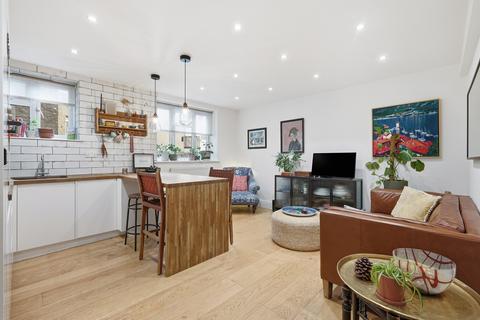 2 bedroom flat for sale, Philson Mansions, London E1
