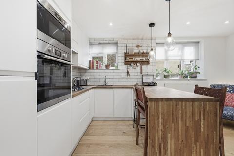 2 bedroom flat for sale, Philson Mansions, London E1