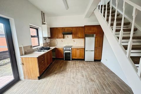 2 bedroom end of terrace house to rent, Warrington Road, Abram, Wigan, WN2