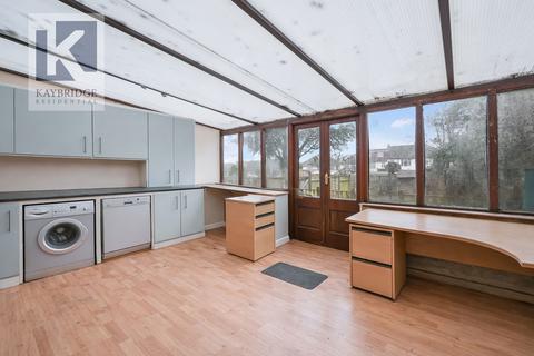3 bedroom end of terrace house for sale, Elmstead Gardens, Worcester Park, KT4
