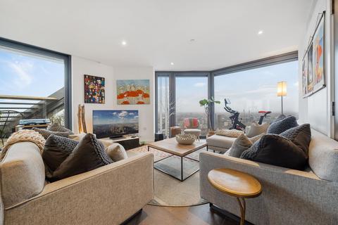 3 bedroom apartment to rent, Chronicle Tower, City Road. London EC1V