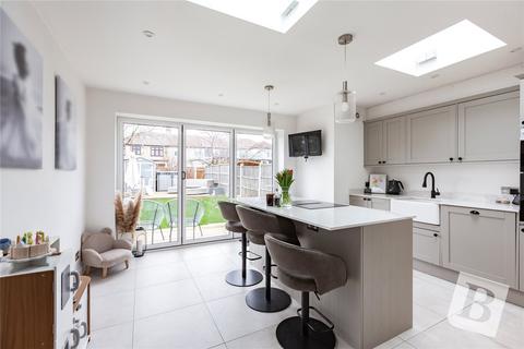3 bedroom terraced house for sale, Birch Crescent, Hornchurch, RM11