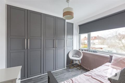 3 bedroom terraced house for sale, Birch Crescent, Hornchurch, RM11