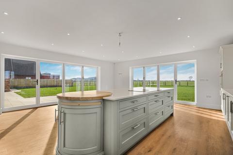 3 bedroom detached house for sale, Sister Elms Drive , Sedgeberrow, Evesham, WR11