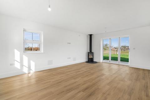 3 bedroom detached house for sale, Sister Elms Drive , Sedgeberrow, Evesham, WR11