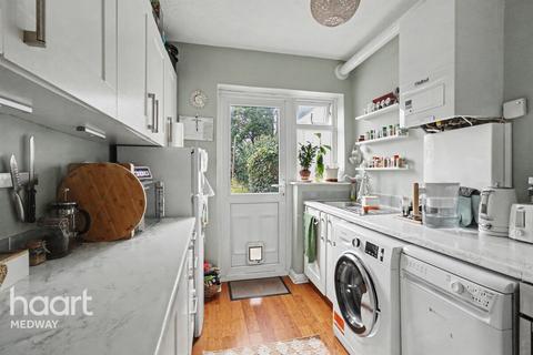 3 bedroom terraced house for sale, Grosvenor Avenue, Chatham