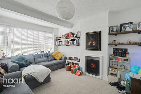 3 bedroom terraced house for sale, Grosvenor Avenue, Chatham